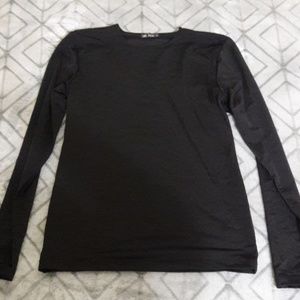 A long sleeve black shirt